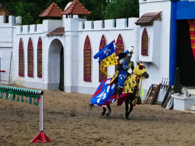 Рыцарь в парке отдыха